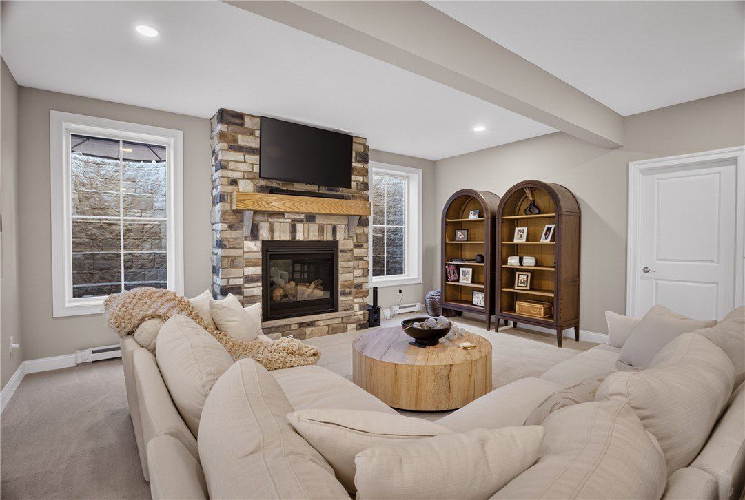 218 Loganbridge Drive. Venetia, PA 15367