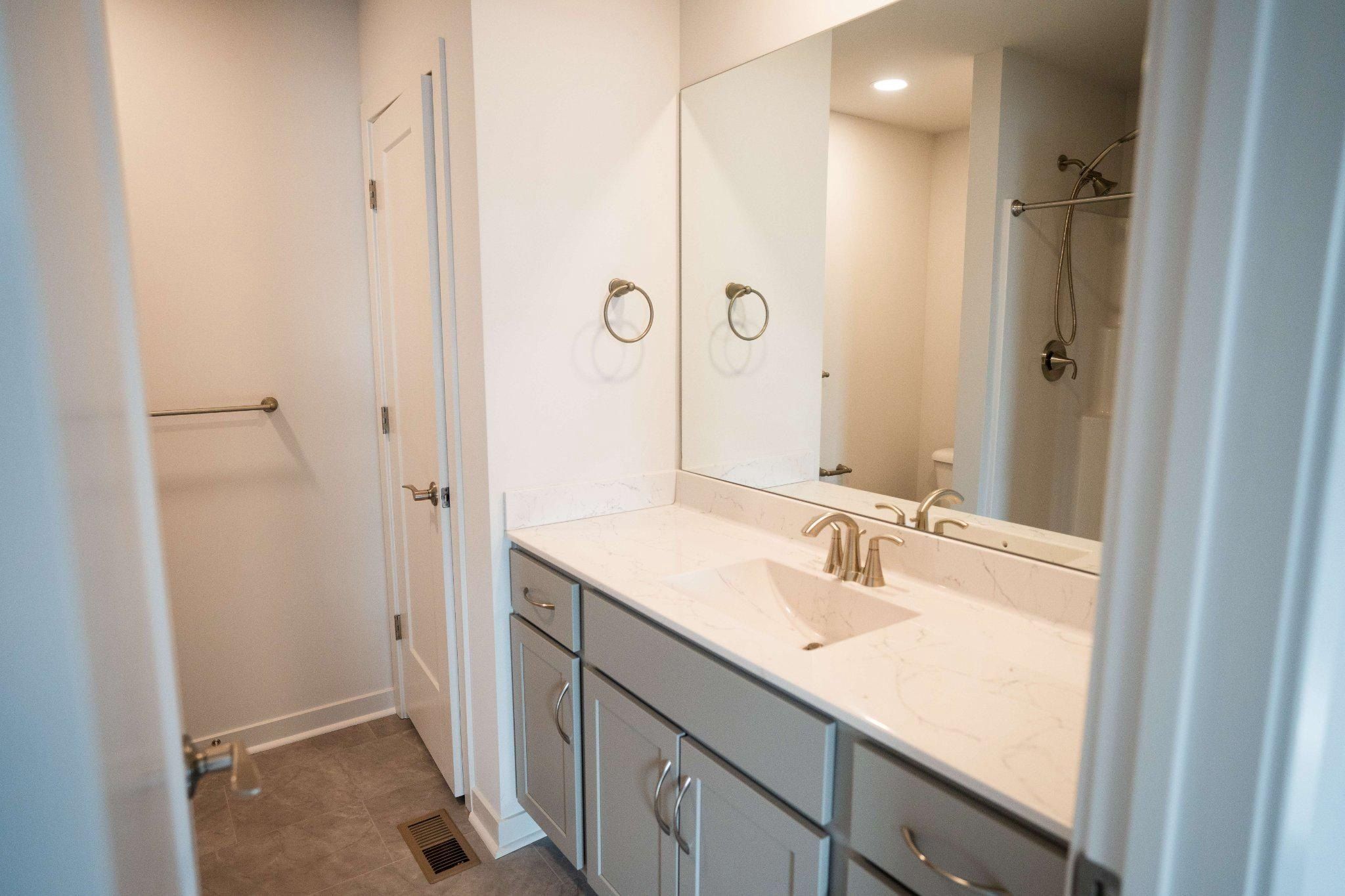 379 Florida Ave. Etters, PA 17319