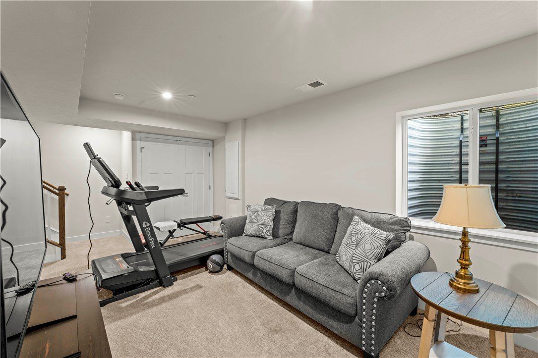 702 Greenwood Dr. Canonsburg, PA 15317