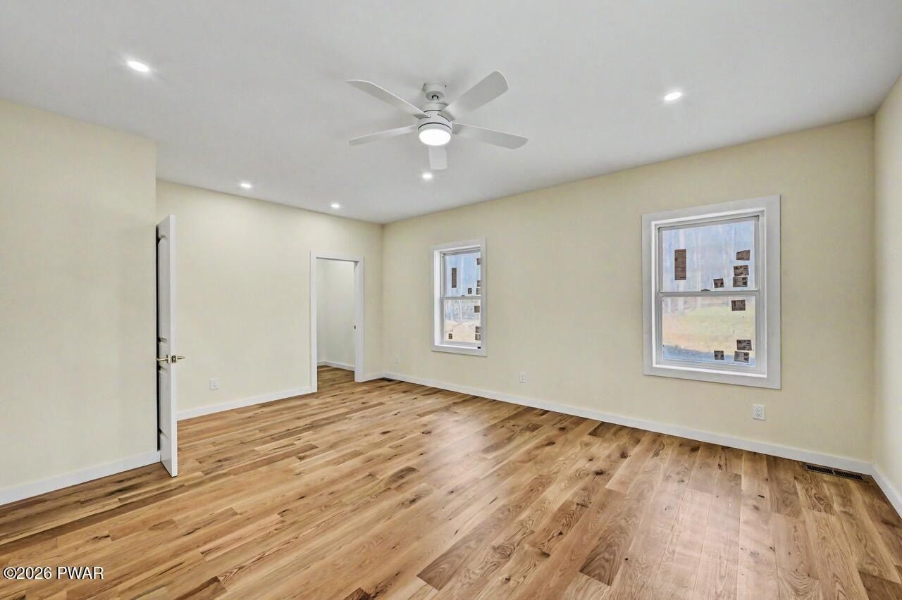 78 E Shore Drive. Hawley, PA 18428