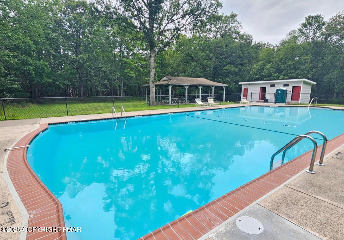 466 Big Oak Rd. Canadensis, PA 18325