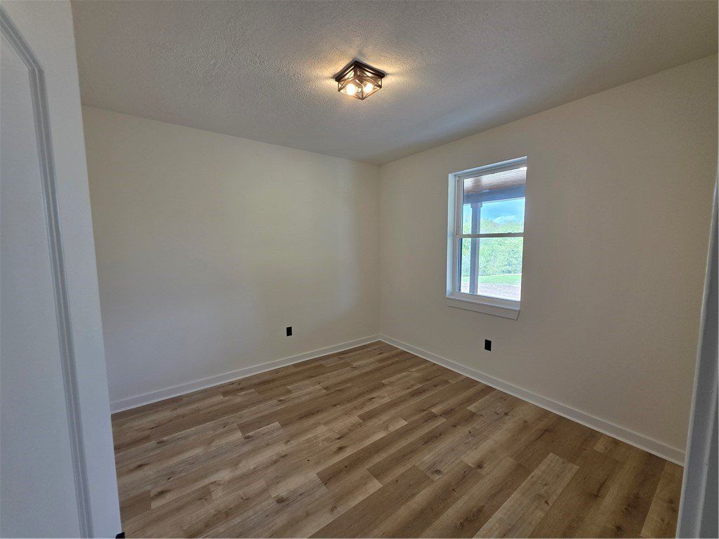 Barndo Drive. Chicora, PA 16025