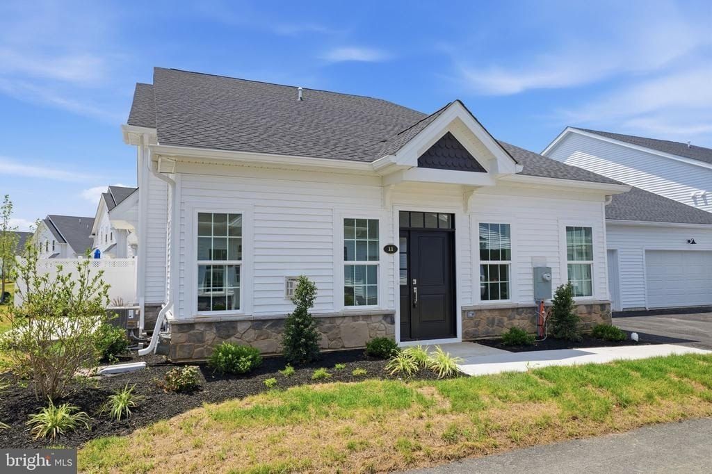 11 Cedar Circle. Levittown, PA 19055