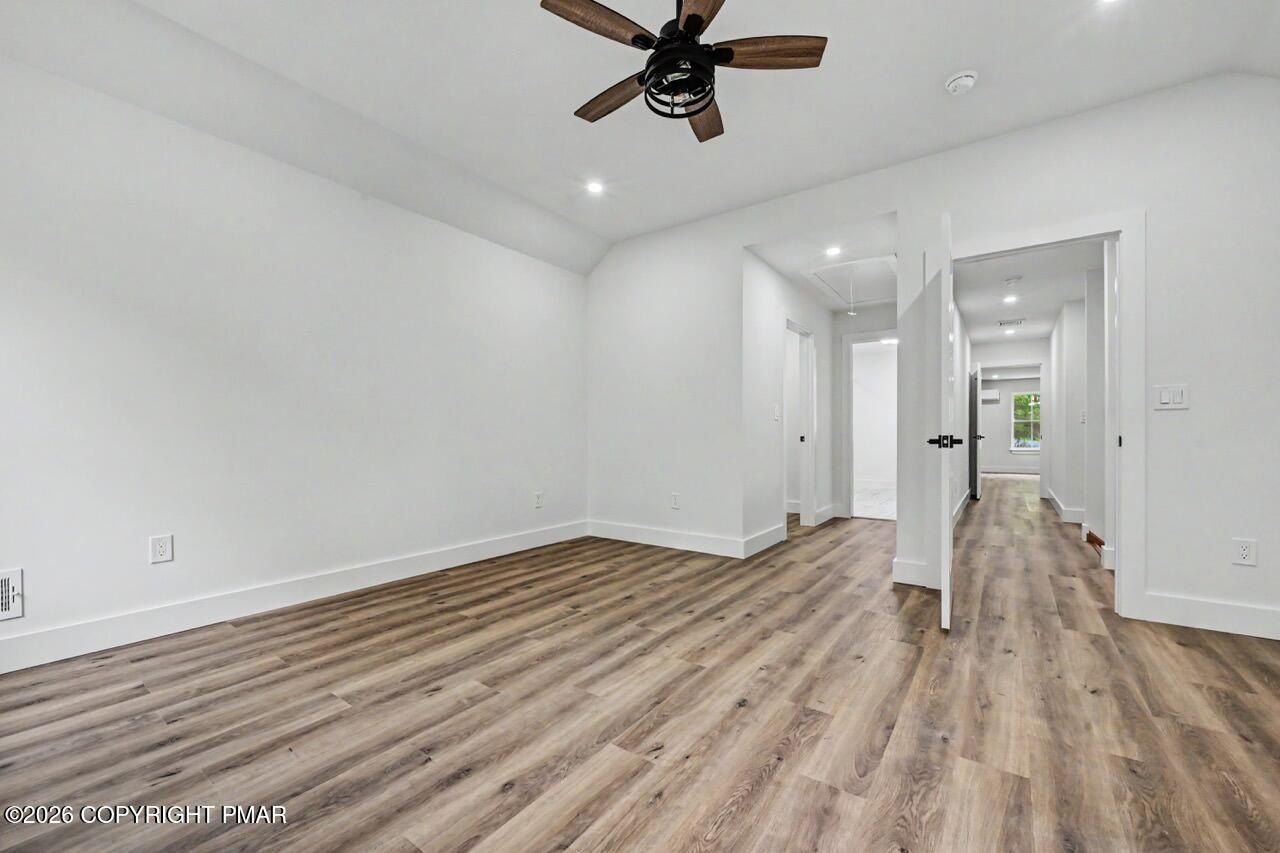 316 Fall Creek Terrace. Stroudsburg, PA 18360