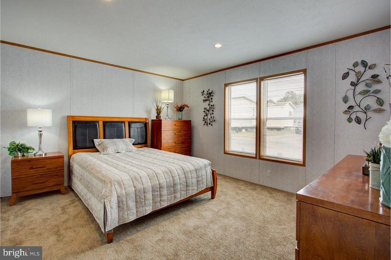 44 Chipawa Avenue. Dover, PA 17315