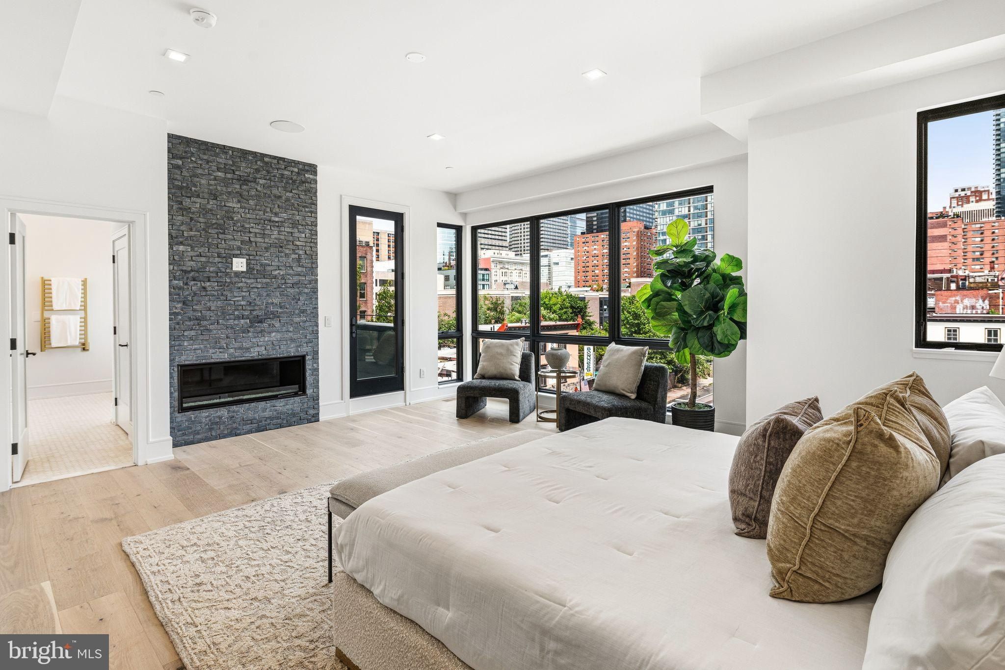 2316 Sansom Street. Philadelphia, PA 19103
