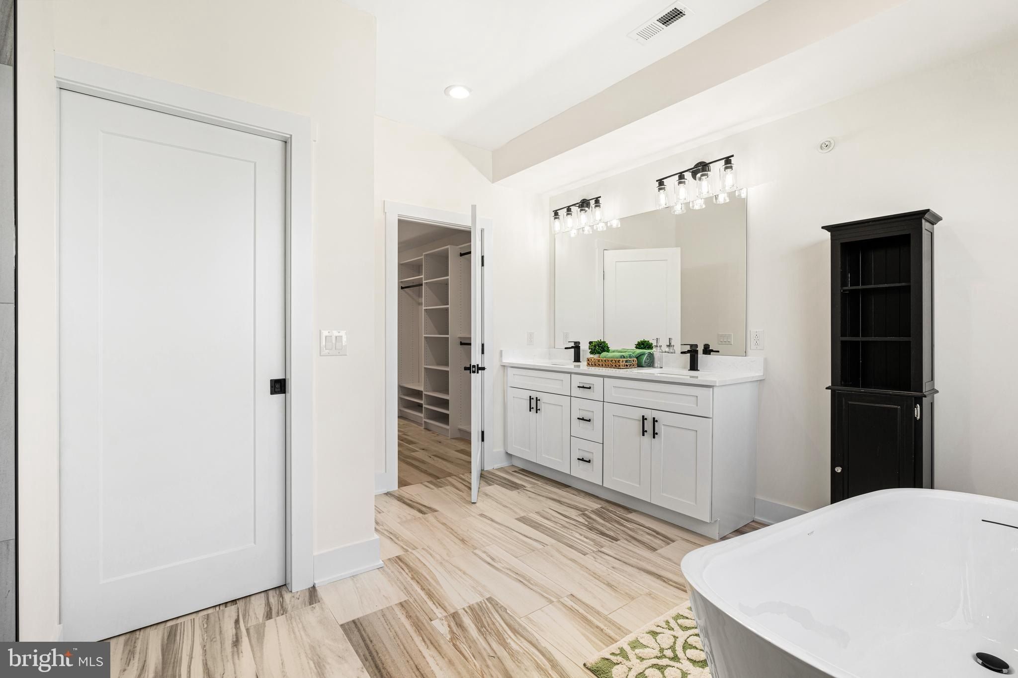 2623 Reed Street. Philadelphia, PA 19146
