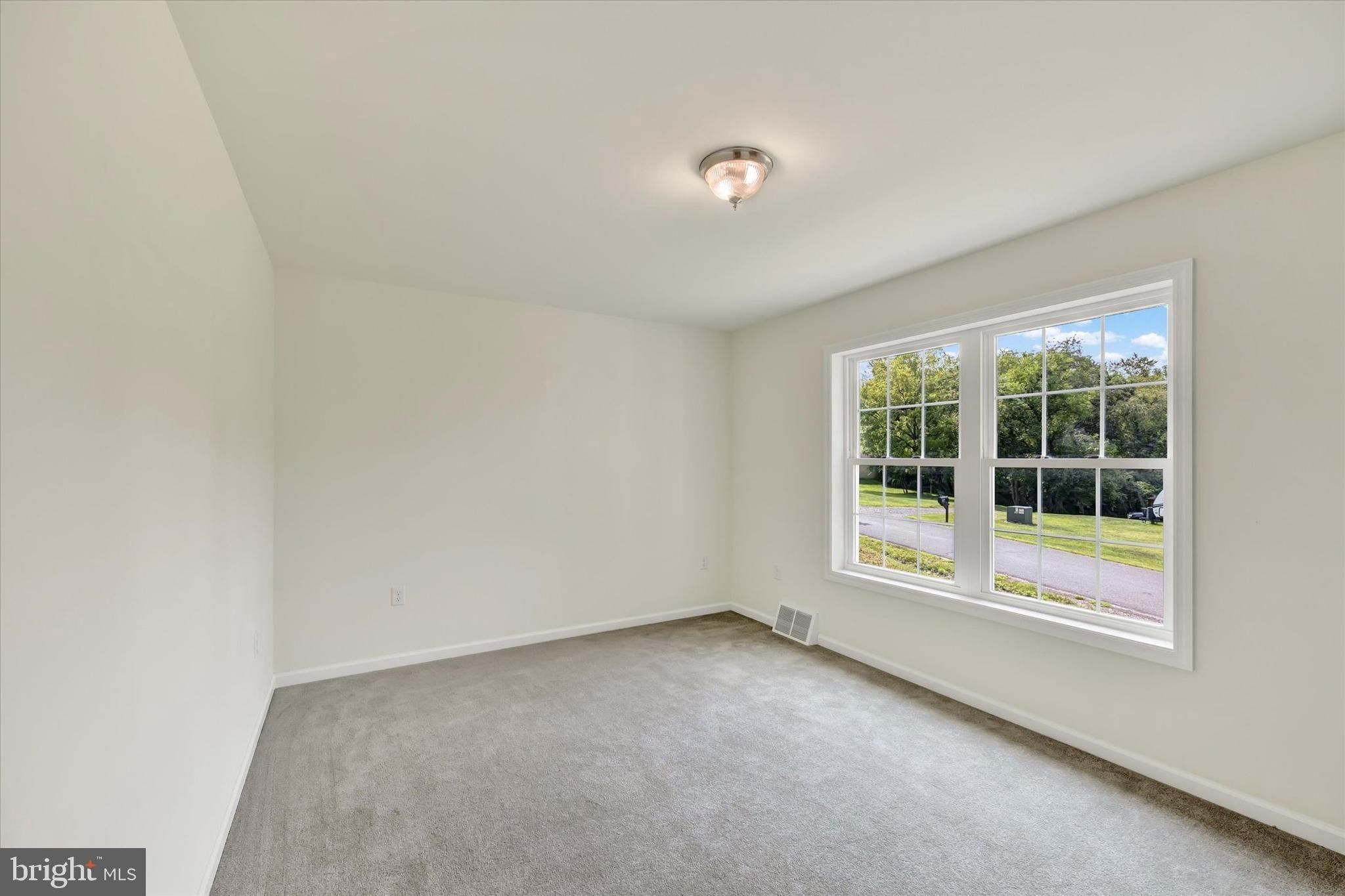 868 Sleepy Hollow Dr. Mohrsville, PA 19541