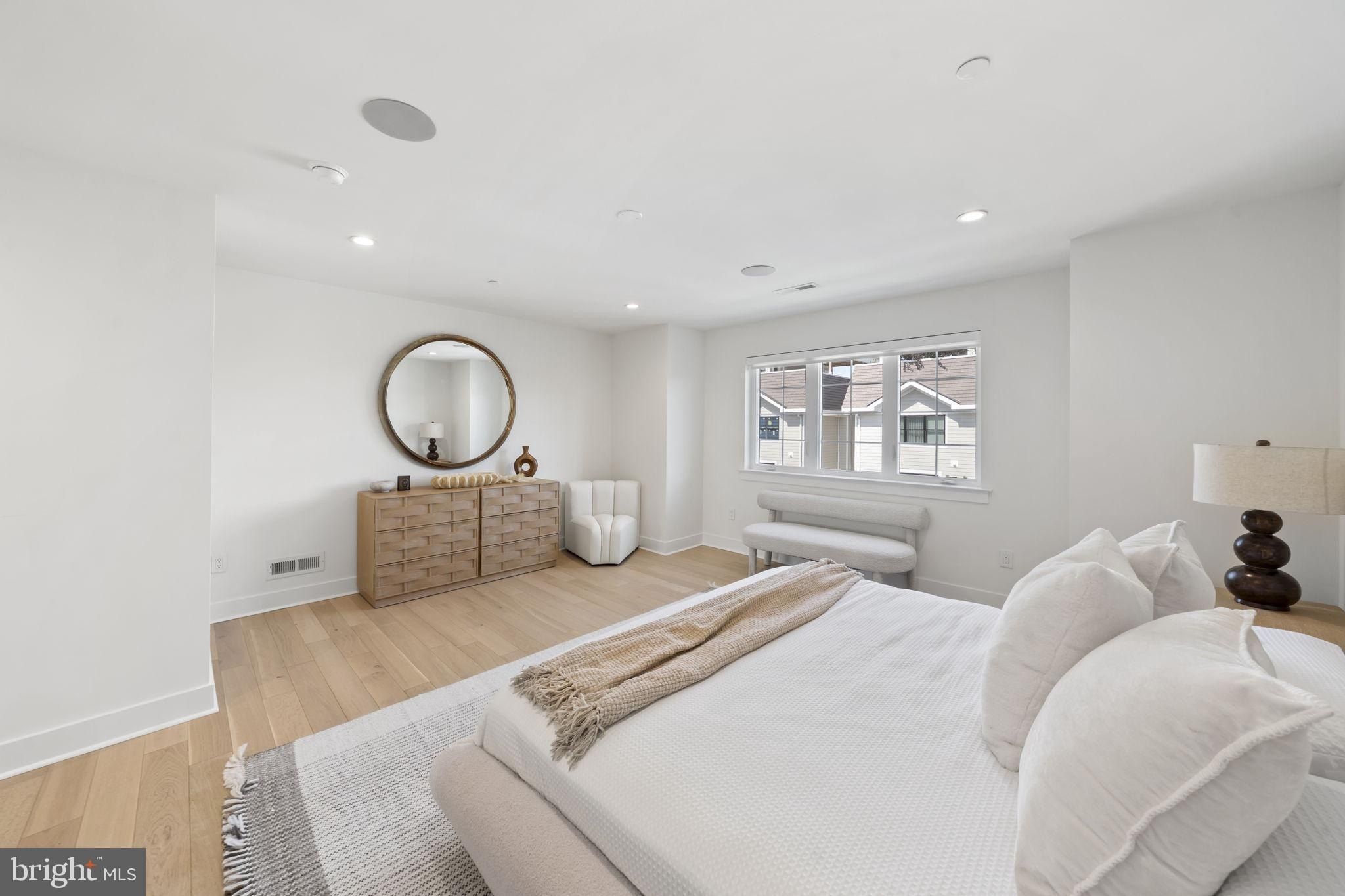 4728 Cross Street. Philadelphia, PA 19128