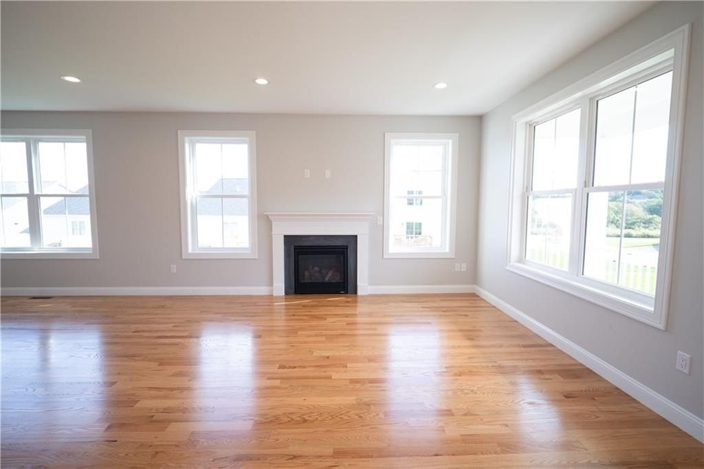 25 Bunker Hill Crossing. Portsmouth, RI 02871