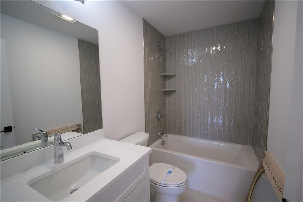 30 Bunker Hill Crossing. Portsmouth, RI 02871