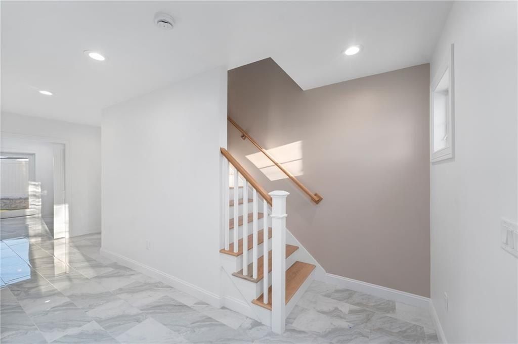 25 Scallop Shell Road. Narragansett, RI 02882