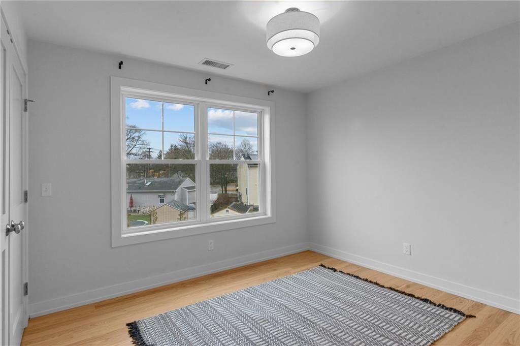 38 Red Maple Lane. Warwick, RI 02886