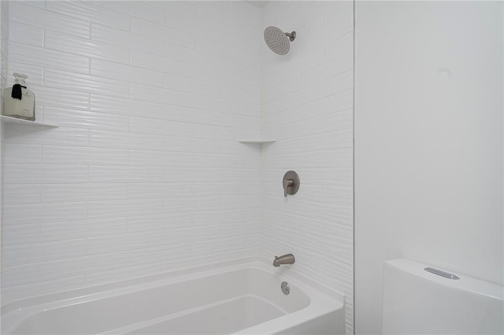 5 Braeburn Circle. Cranston, RI 02921