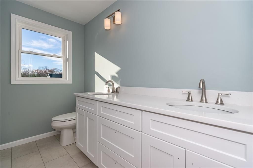 24 Cassidy Trail. Coventry, RI 02816