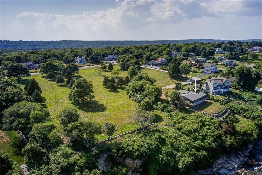 727 Boston Neck Road. Narragansett, RI 02882