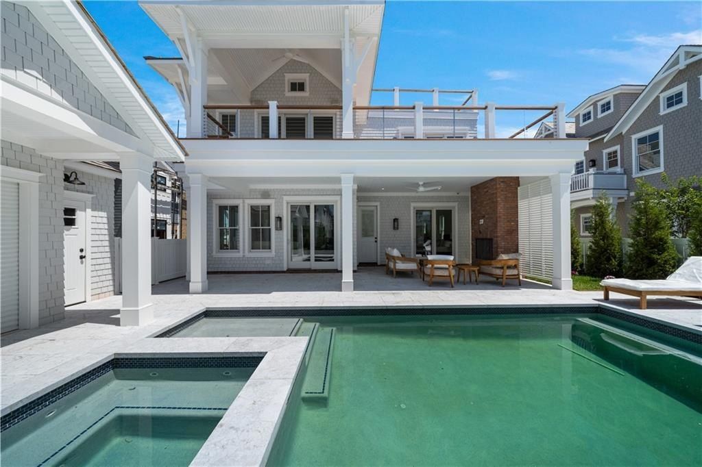 811 Ocean Road. Narragansett, RI 02882