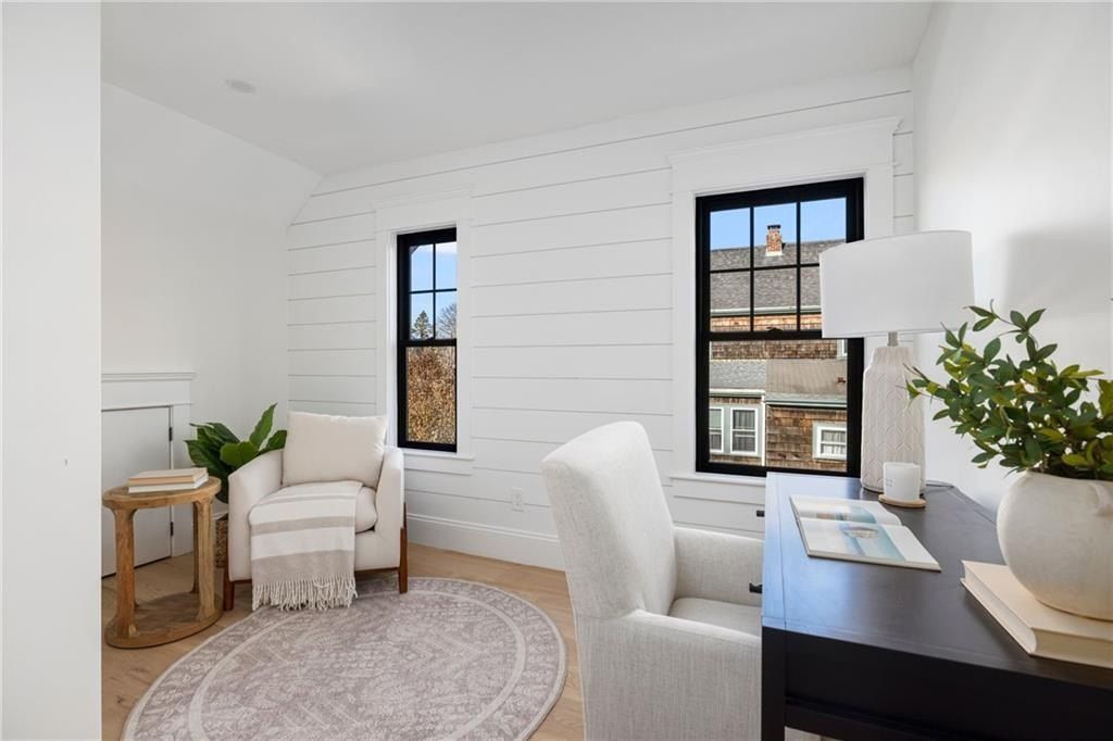 14 Kay Boulevard. Middletown, RI 02842