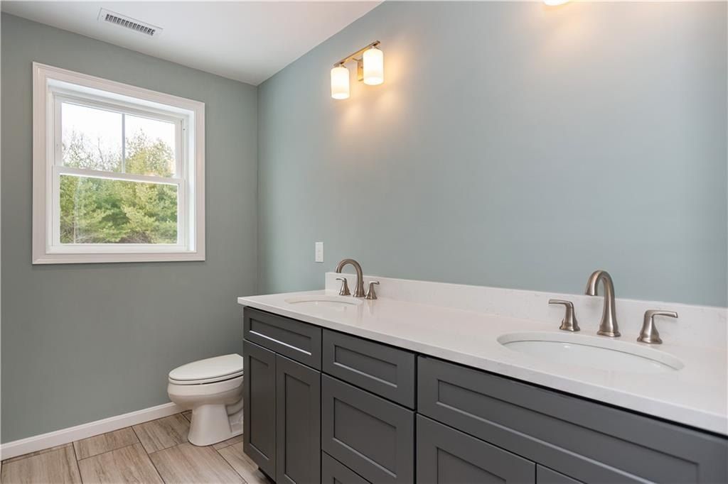 33 Cassidy Trail. Coventry, RI 02816