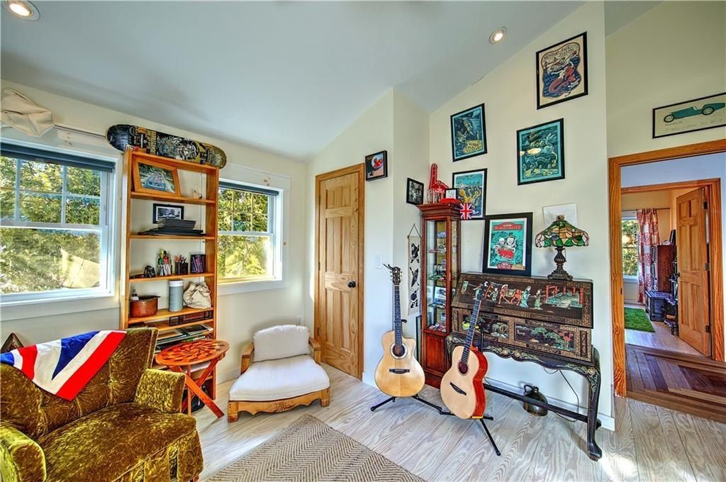 59 Mason Road. Barrington, RI 02806