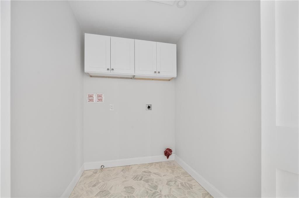 350 Nooseneck Hill Road. Richmond, RI 02812