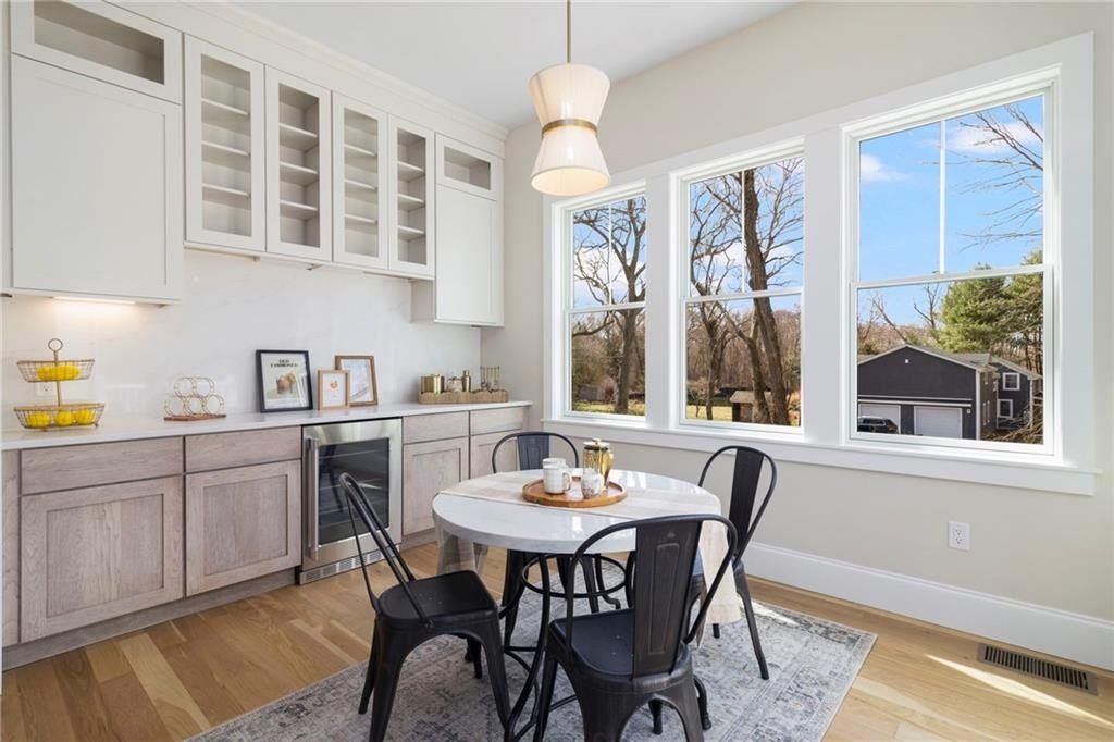 01 Venus Drive. Warwick, RI 02818