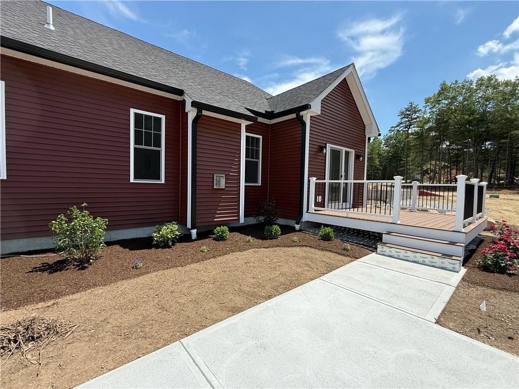 83 Sunset Lake Circle. Coventry, RI 02816