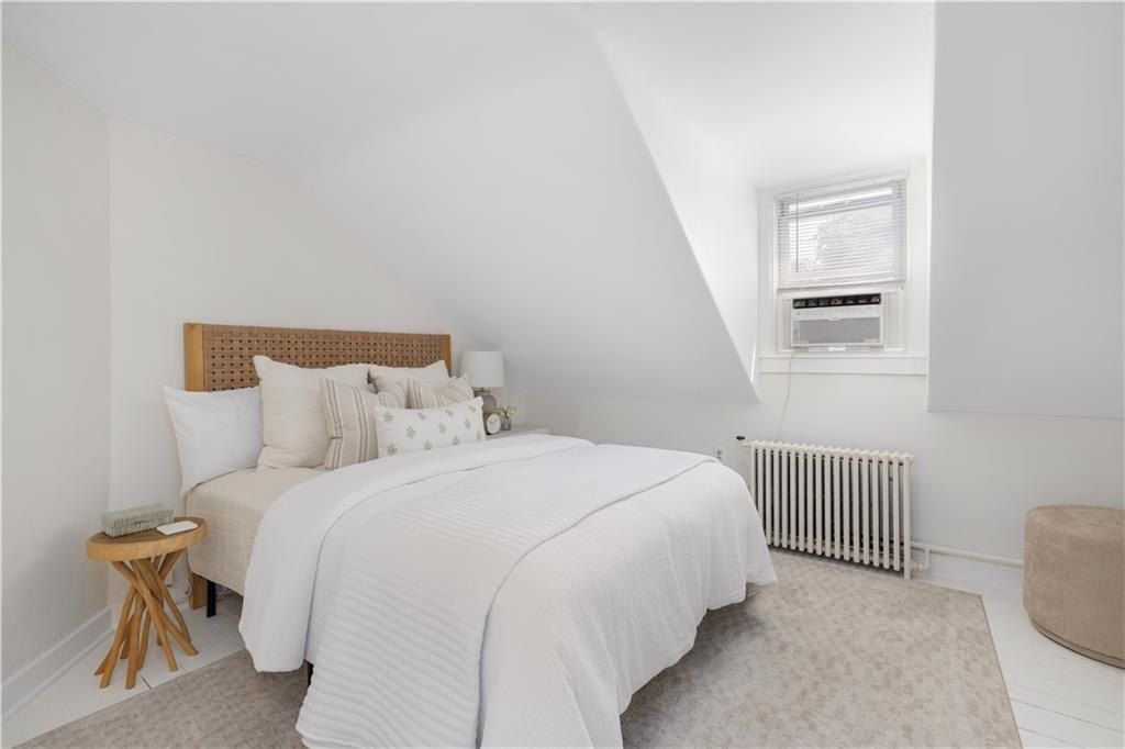 27 Dean Avenue. Newport, RI 02840