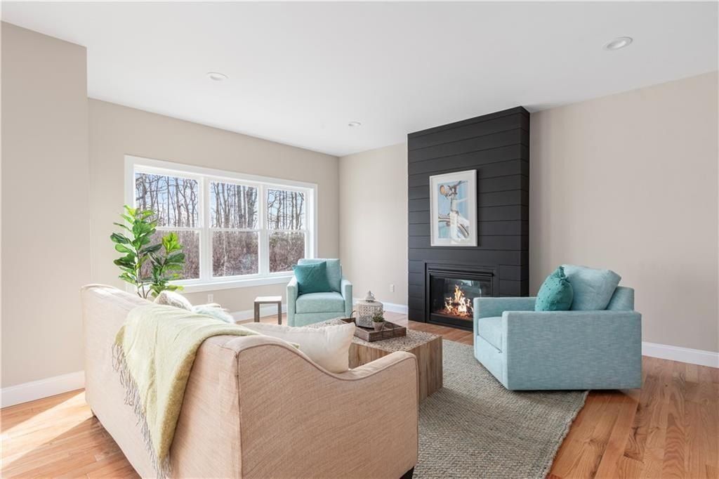15 Dawsons Circle. South Kingstown, RI 02879