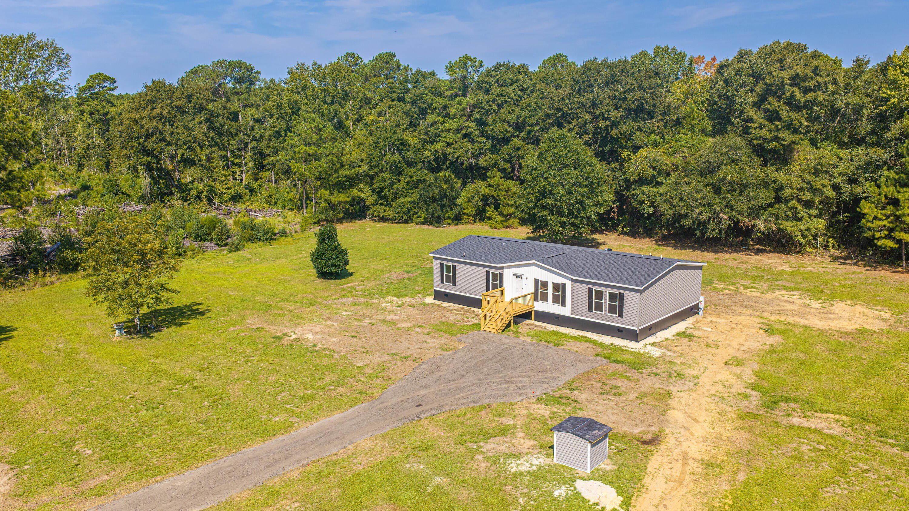 118 Rooster Lane. Saint Stephen, SC 29479