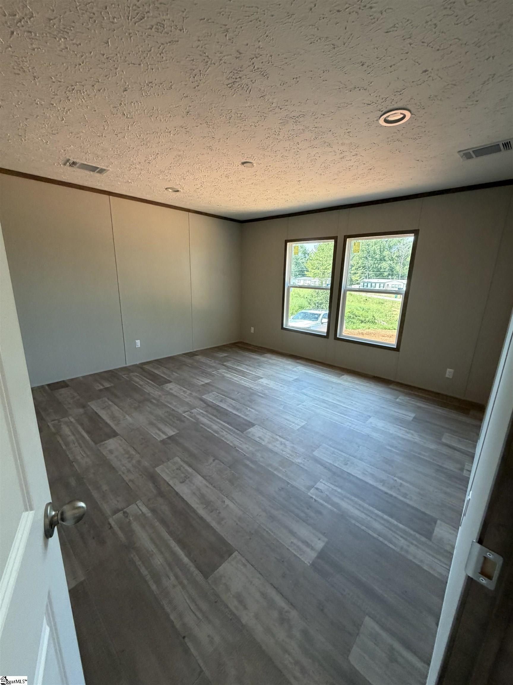 221 Helen Street. Clinton, SC 29325