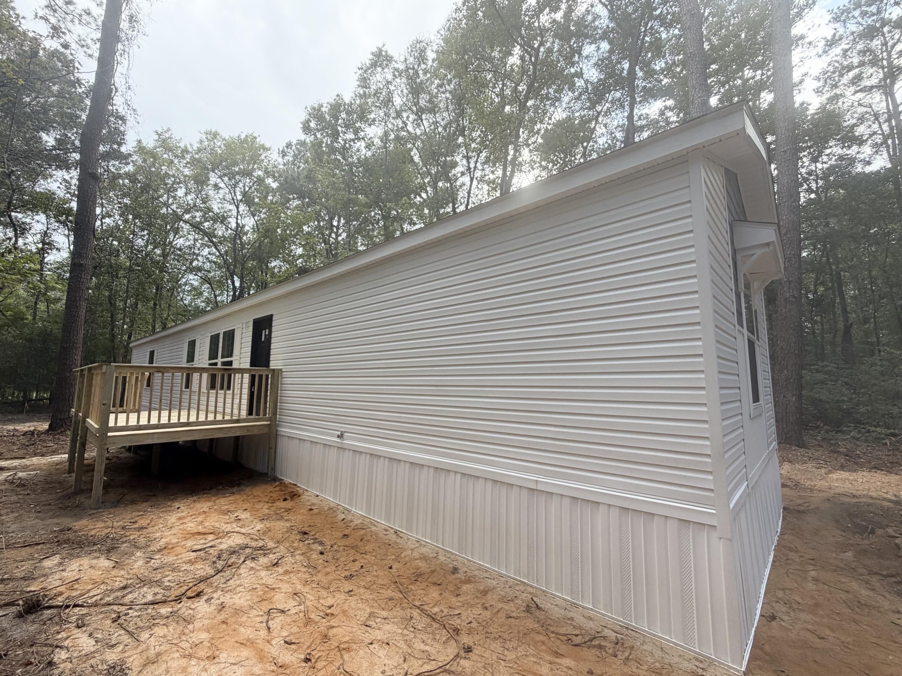 911 Poling Lane. Round O, SC 29474