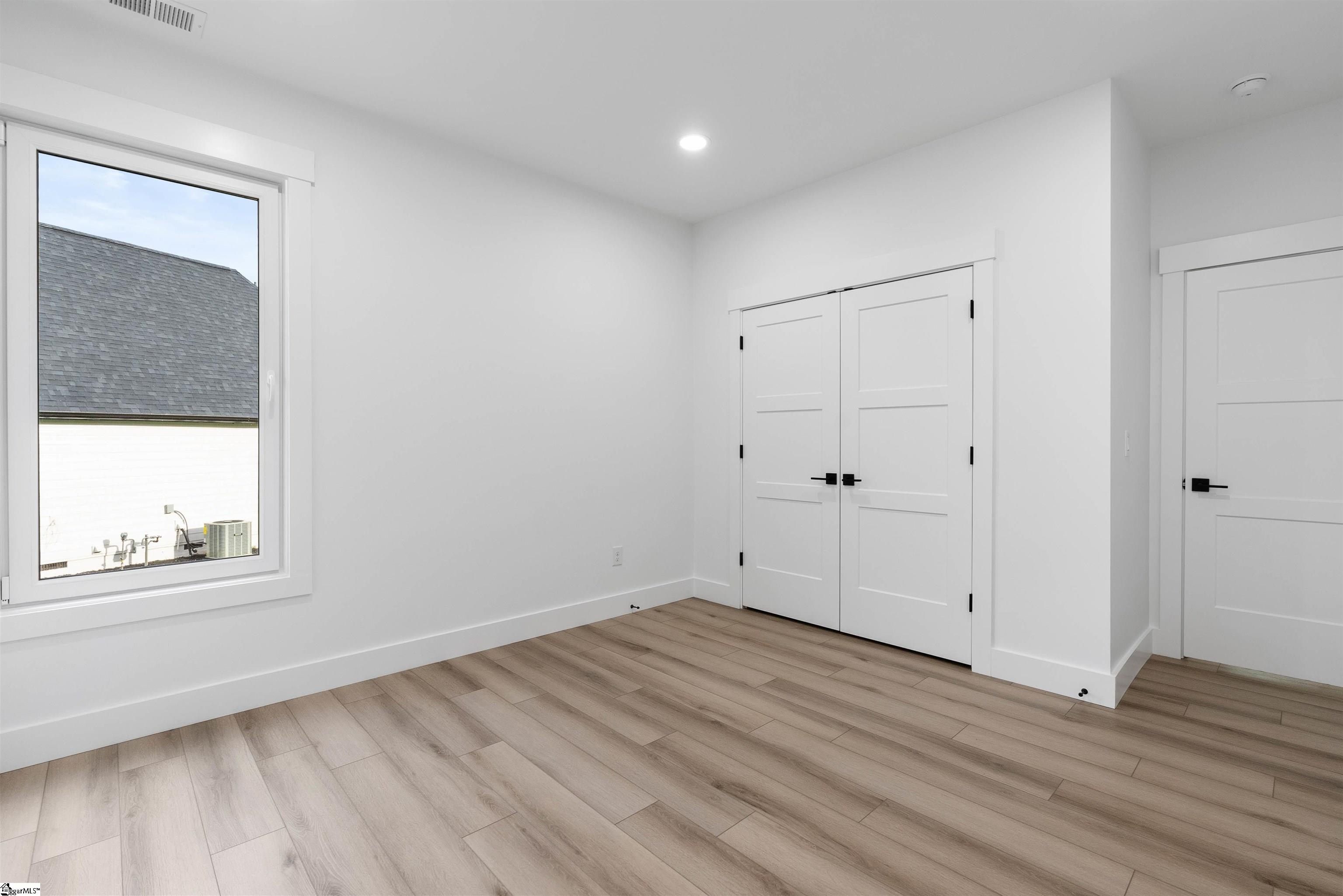 757 New S Court. Wellford, SC 29385