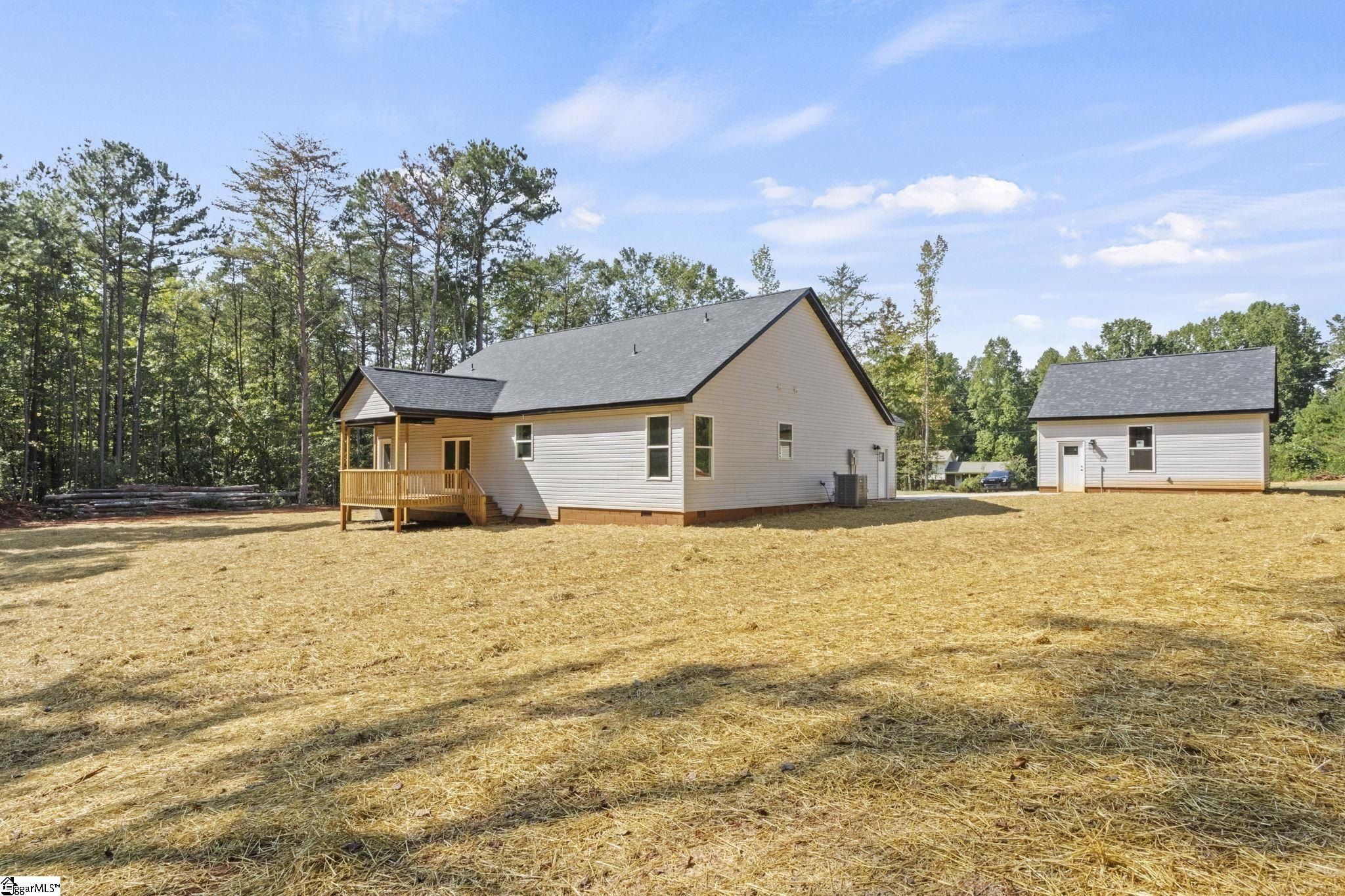 171 Easy Street. Wellford, SC 29385
