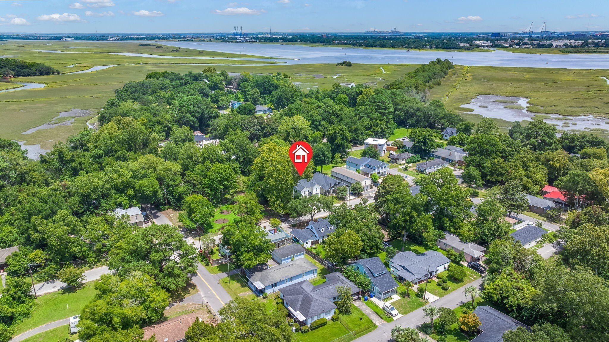 828 5Th Avenue. Charleston, SC 29407