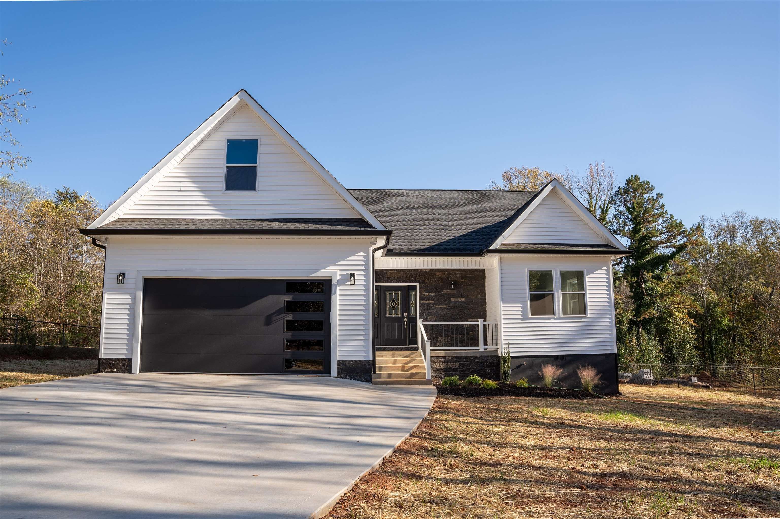 171 Riverbluff Extension. Inman, SC 29349
