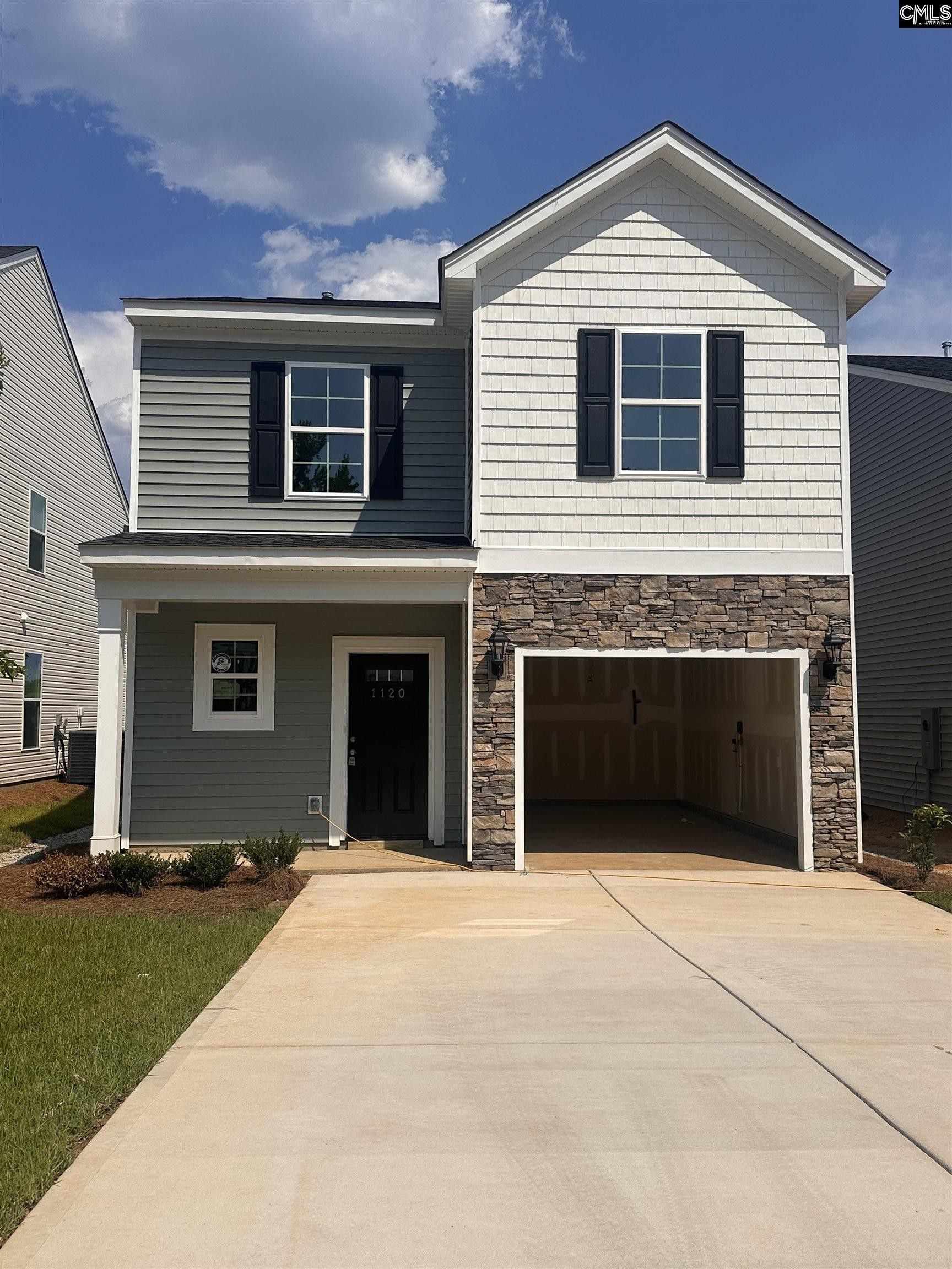 1120 Crescent Moon Loop. Hopkins, SC 29061