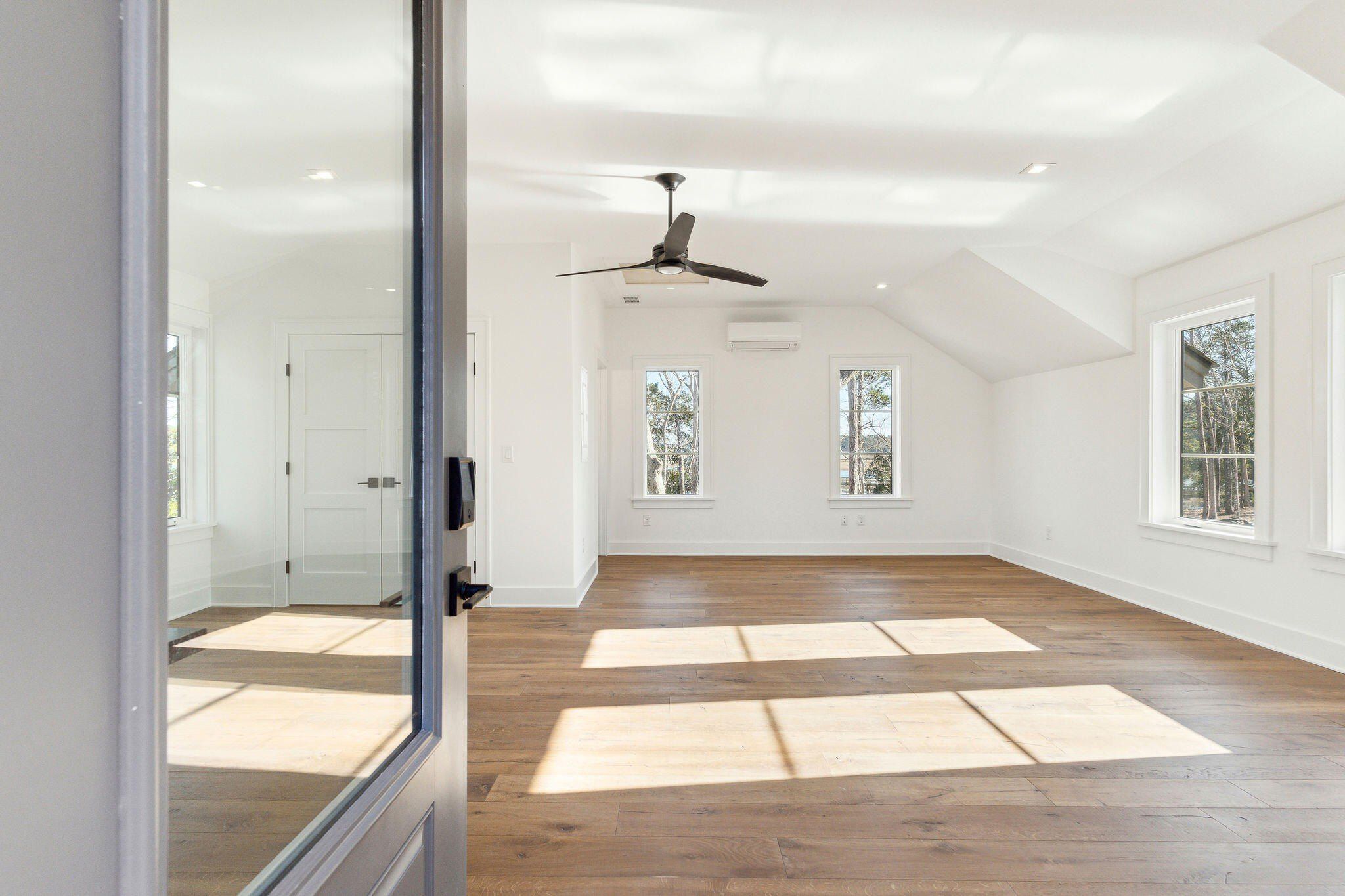 3917 Delinger Drive. Mount Pleasant, SC 29466