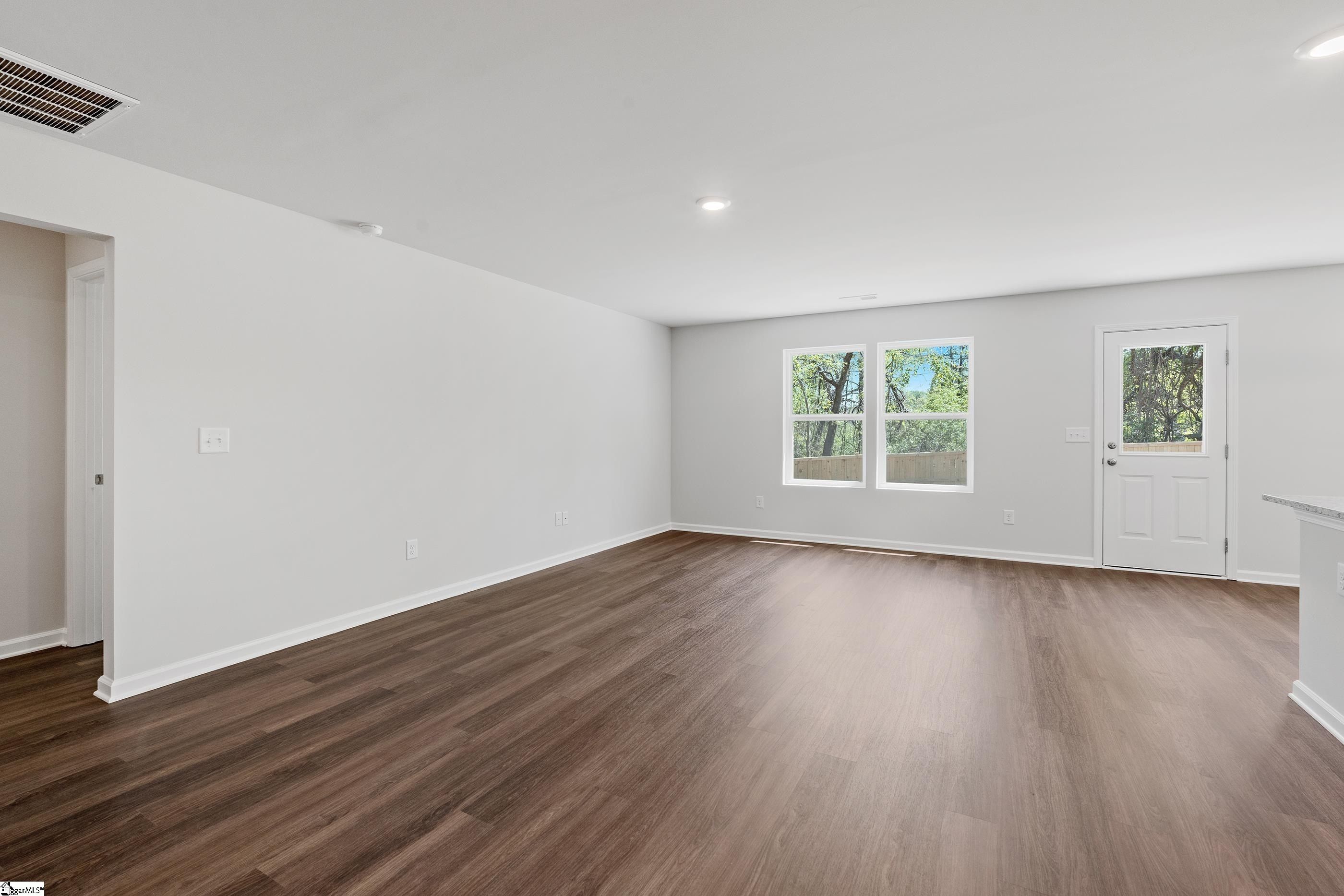 414 Kensington Circle. Seneca, SC 29672