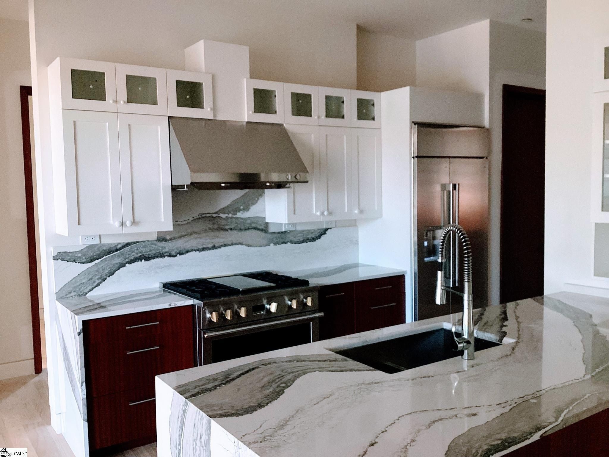 85 Cleveland Street. Greenville, SC 29601