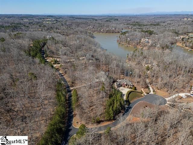000 Grand Overlook Drive. Seneca, SC 29678