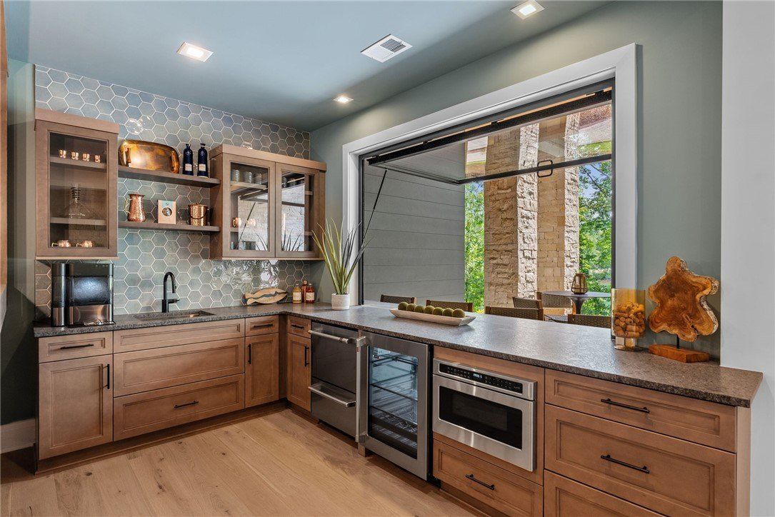 213 Waterscape Drive. Six Mile, SC 29682