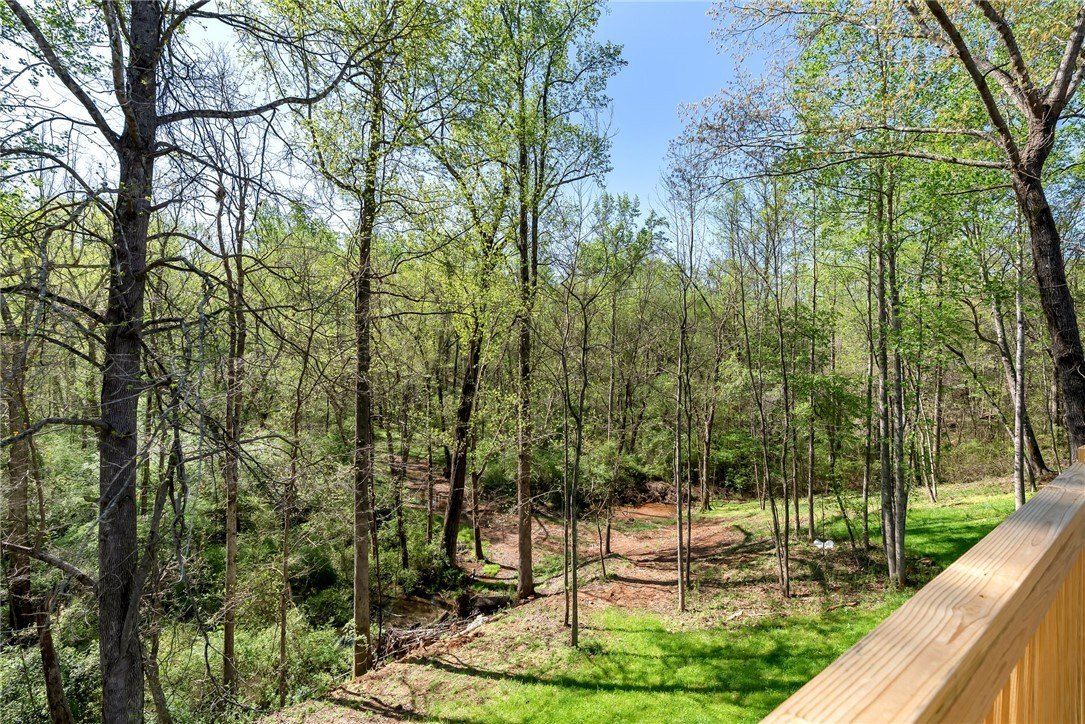 3064 Woodale Circle. Seneca, SC 29678