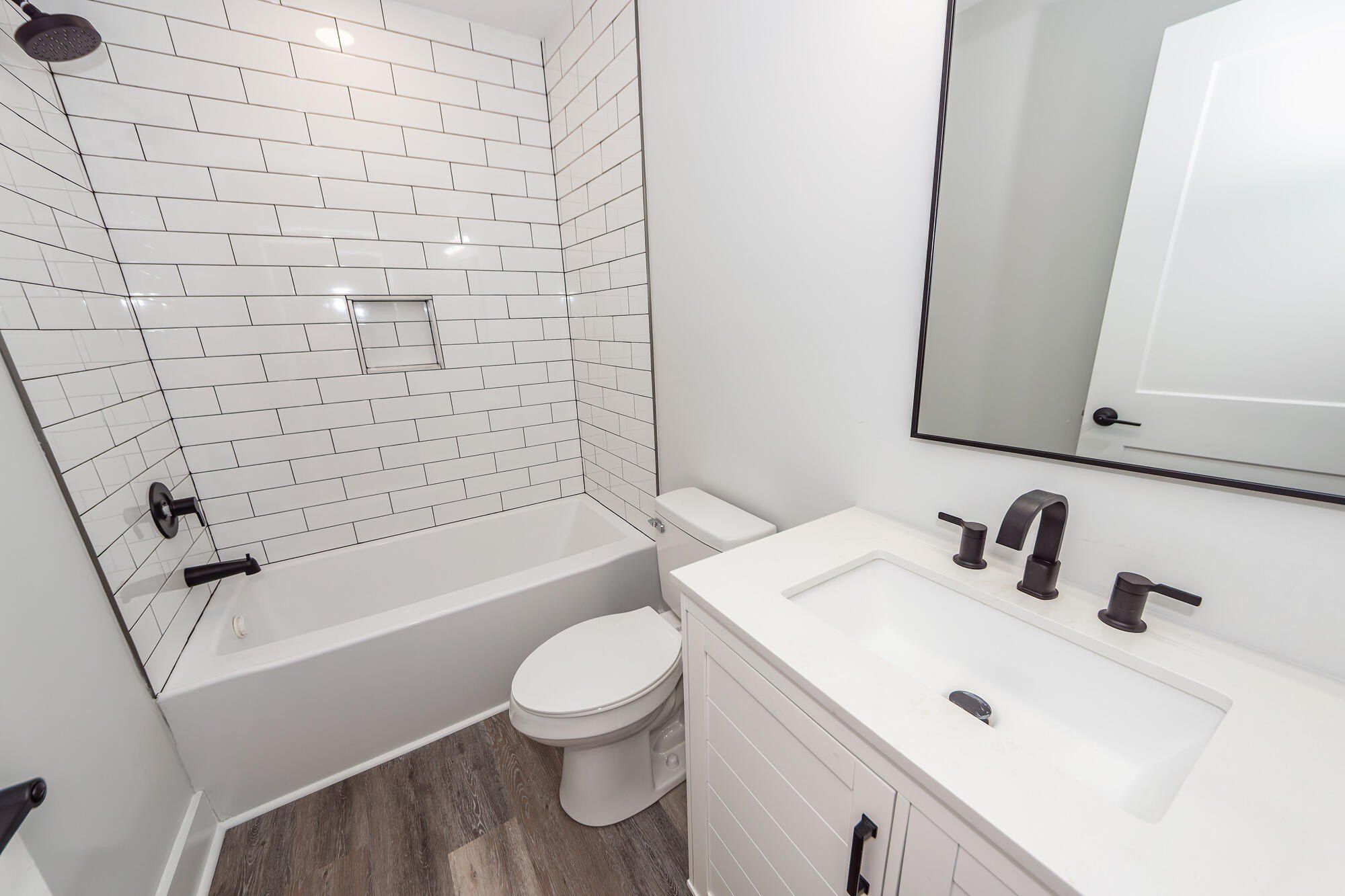 5889 N Rhett Avenue. Hanahan, SC 29410