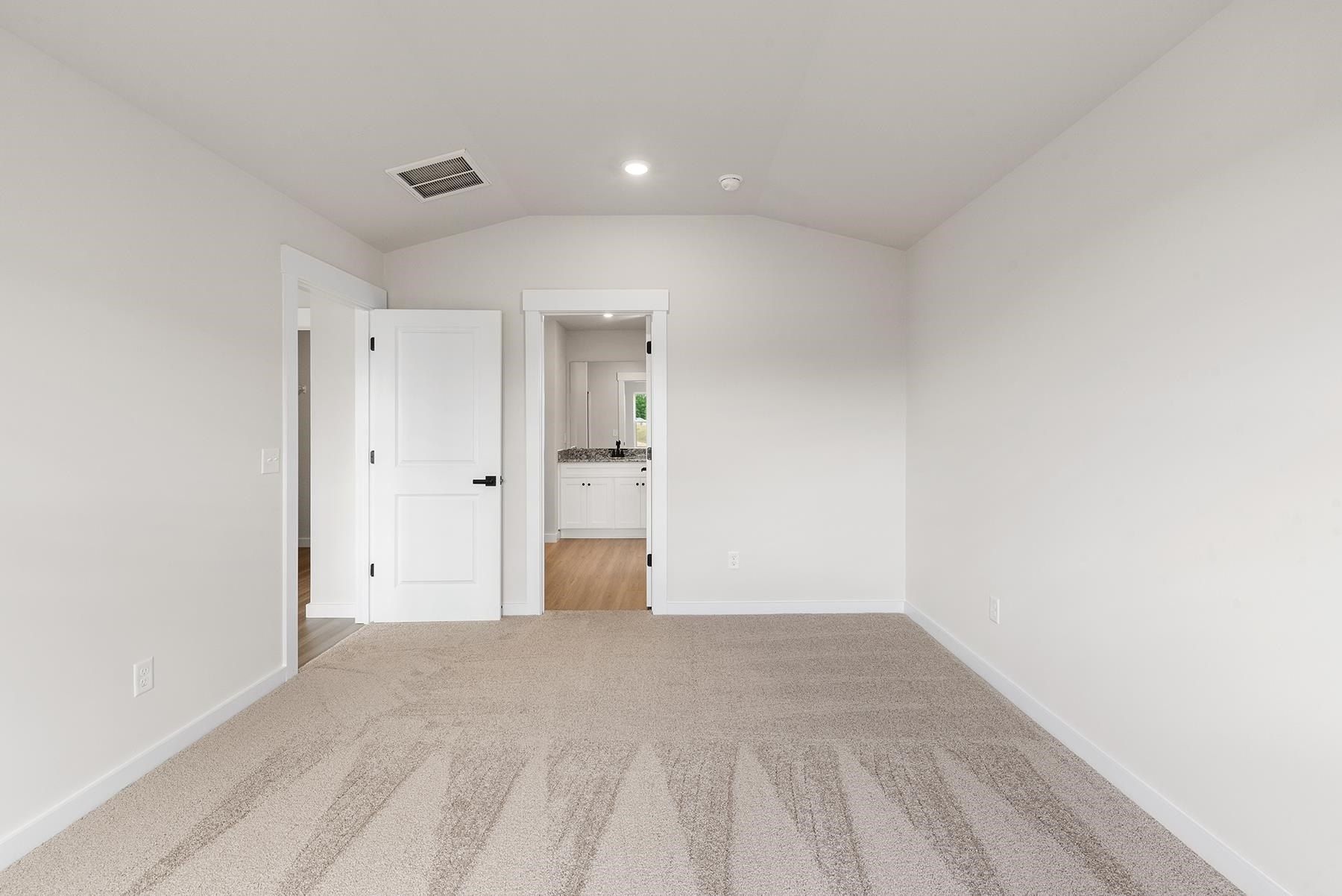 1243 Crested Iris Street. Moore, SC 29369