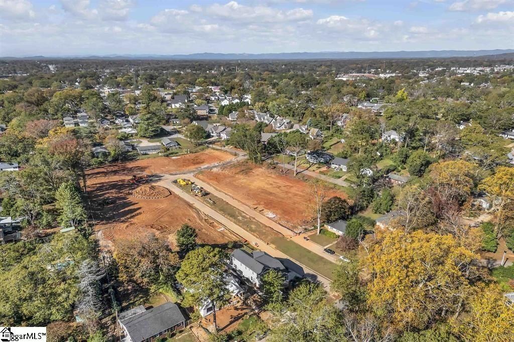 52 Mcneil Court. Greenville, SC 29609