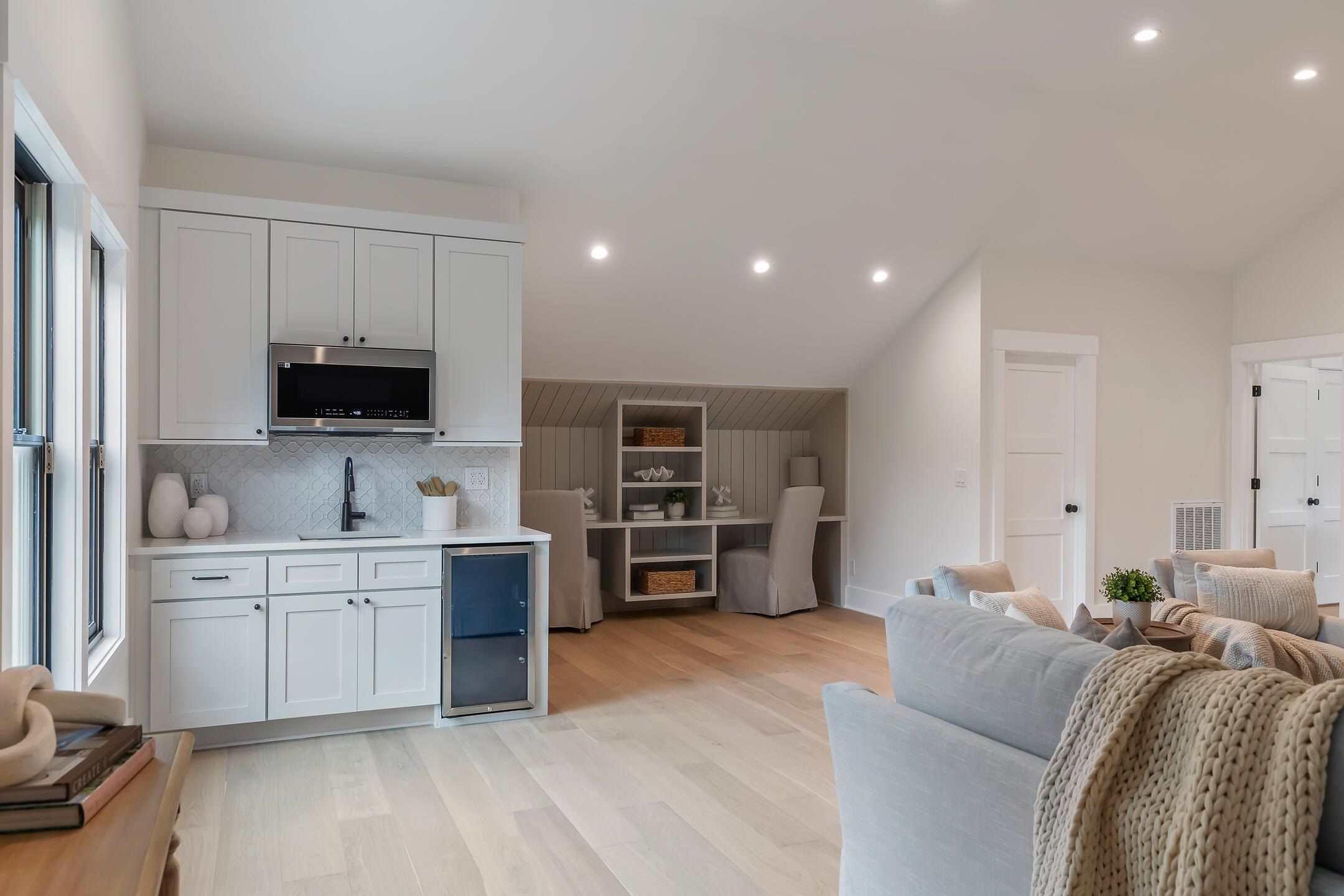 1657 Pierpont Avenue. Charleston, SC 29414