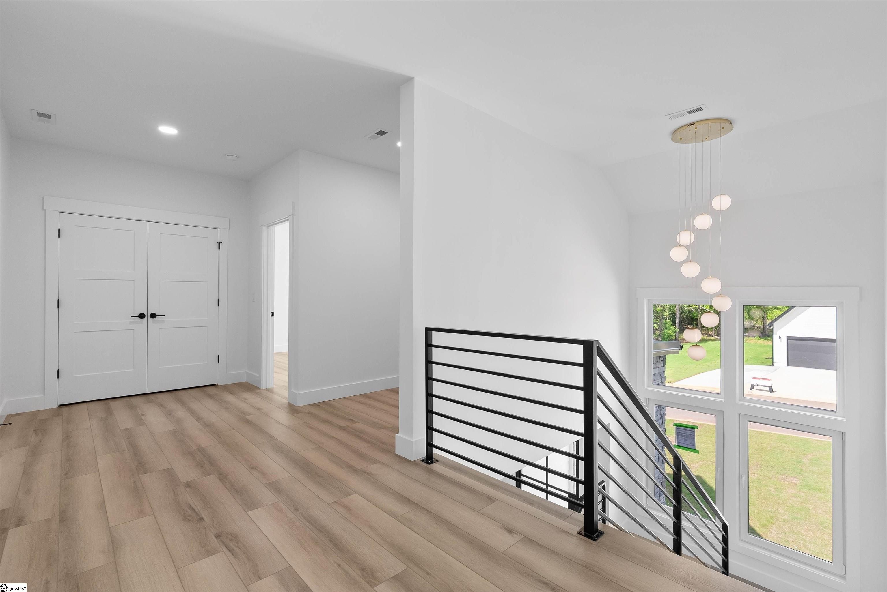 726 New South Court. Wellford, SC 29385