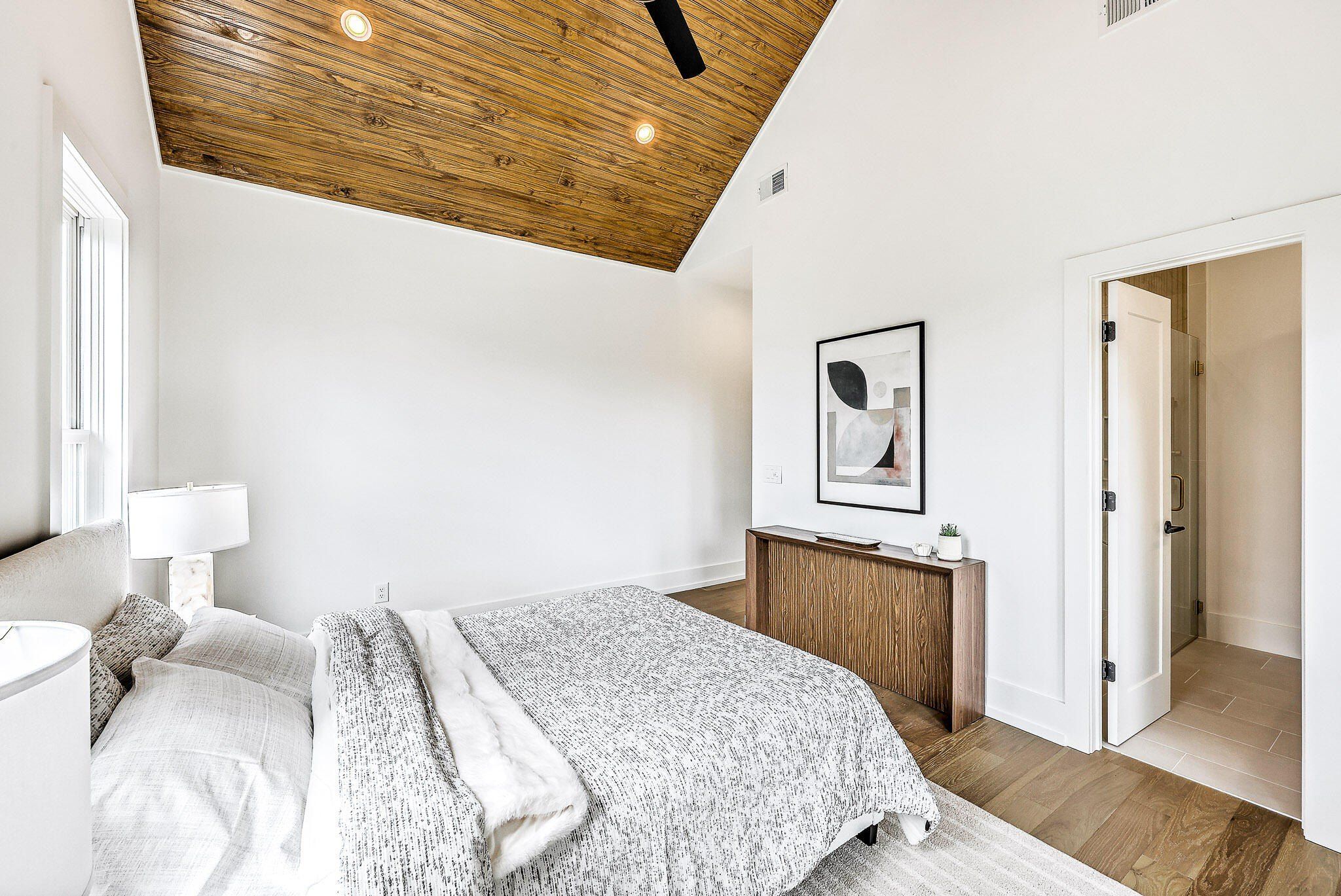 32 F Street. Charleston, SC 29403