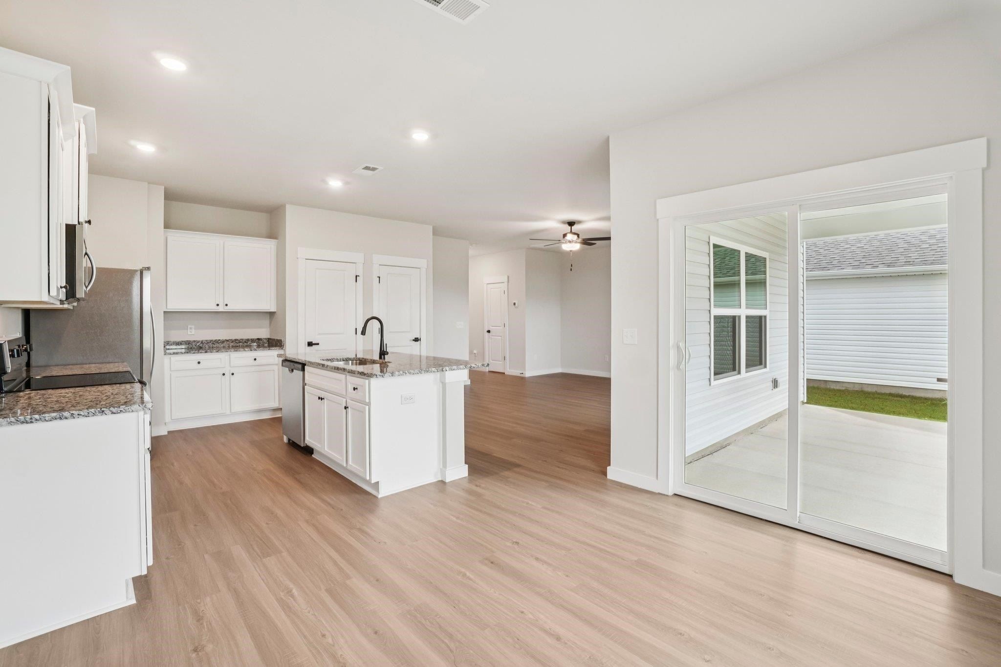 1482 Wild Indigo Way. Moore, SC 29369